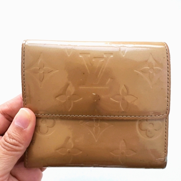 Authentic Louis Vuitton Vernis Compact Wallet - Picture 10 of 16